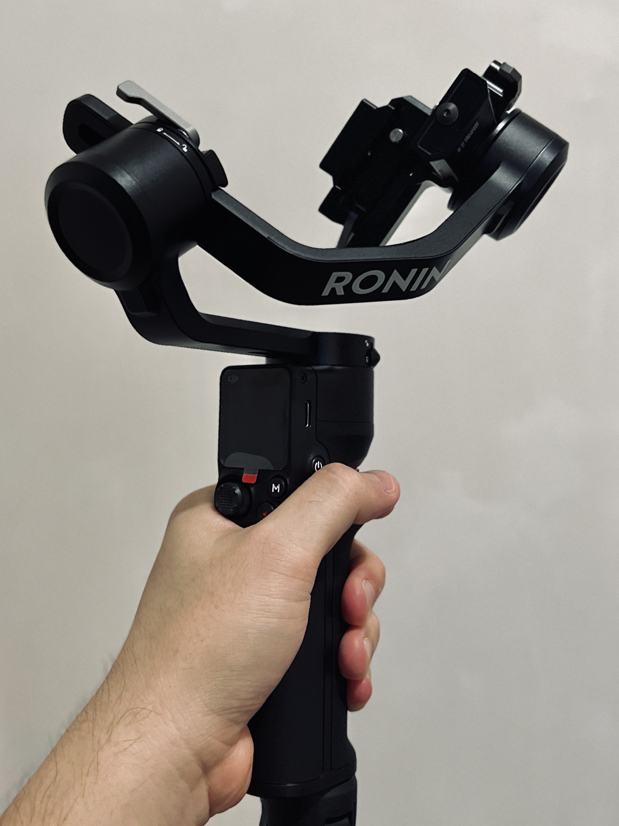 DJI Ronin RS 3 Combo Gimbal Stabilizer